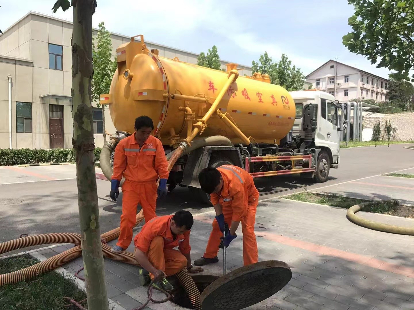 辰溪化粪池清理与5-8吨吸粪车施工效率分析